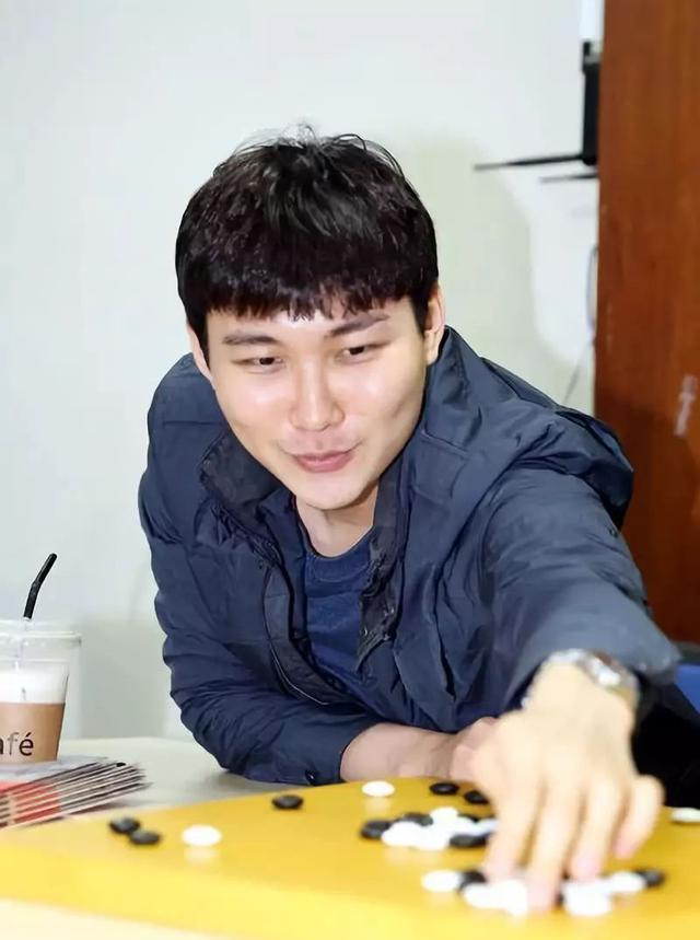 印度队完胜中国队，黄鸭组合高光表现的简单介绍